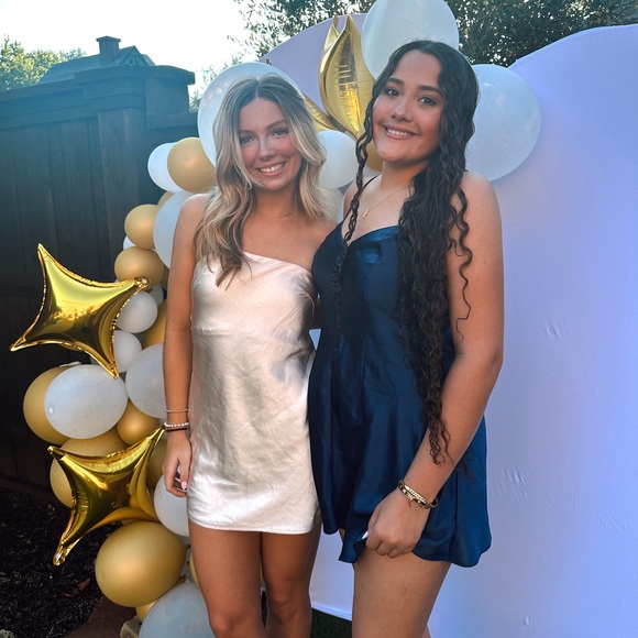 Meet your Posher, Sienna - Picture 2 of 3